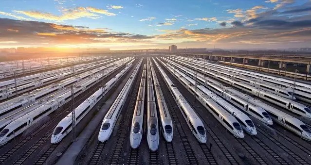 2022年5月11日，《2022年北京市交通综合治理行动计划》 公布。其中提及，将深化大兴线与9号线以及亦庄线与5号线、10号线联络线工程方案。这意味着，大兴线将在西南地区联通9号线，东南地区的亦庄线则会联通5号线和10号线。